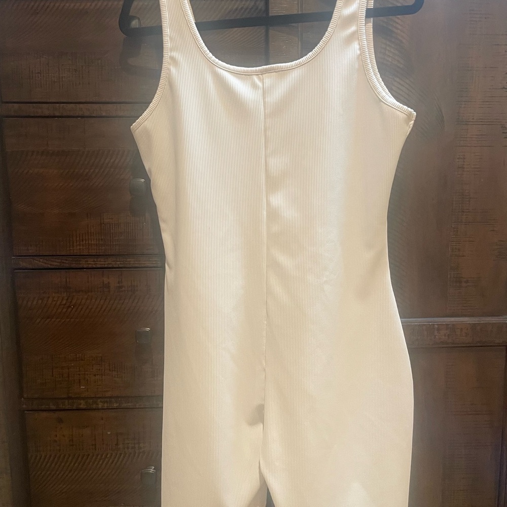 Amazon Essentials Cream Sleeveless Jumpsuit